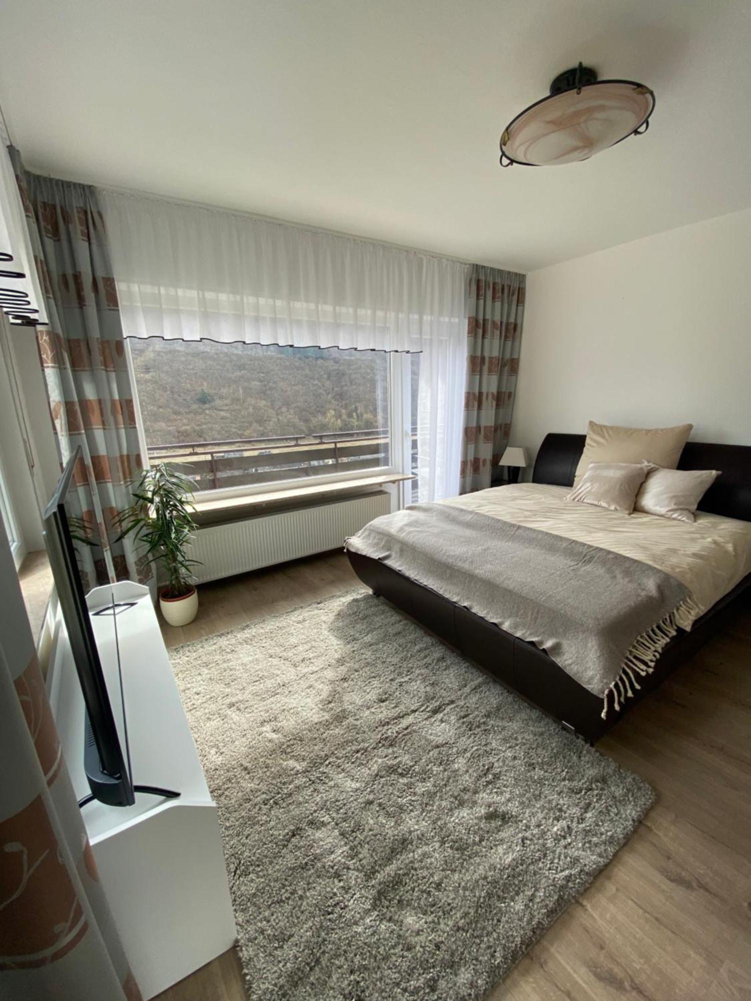 Pension Mit Moselblick Klotten Exterior foto