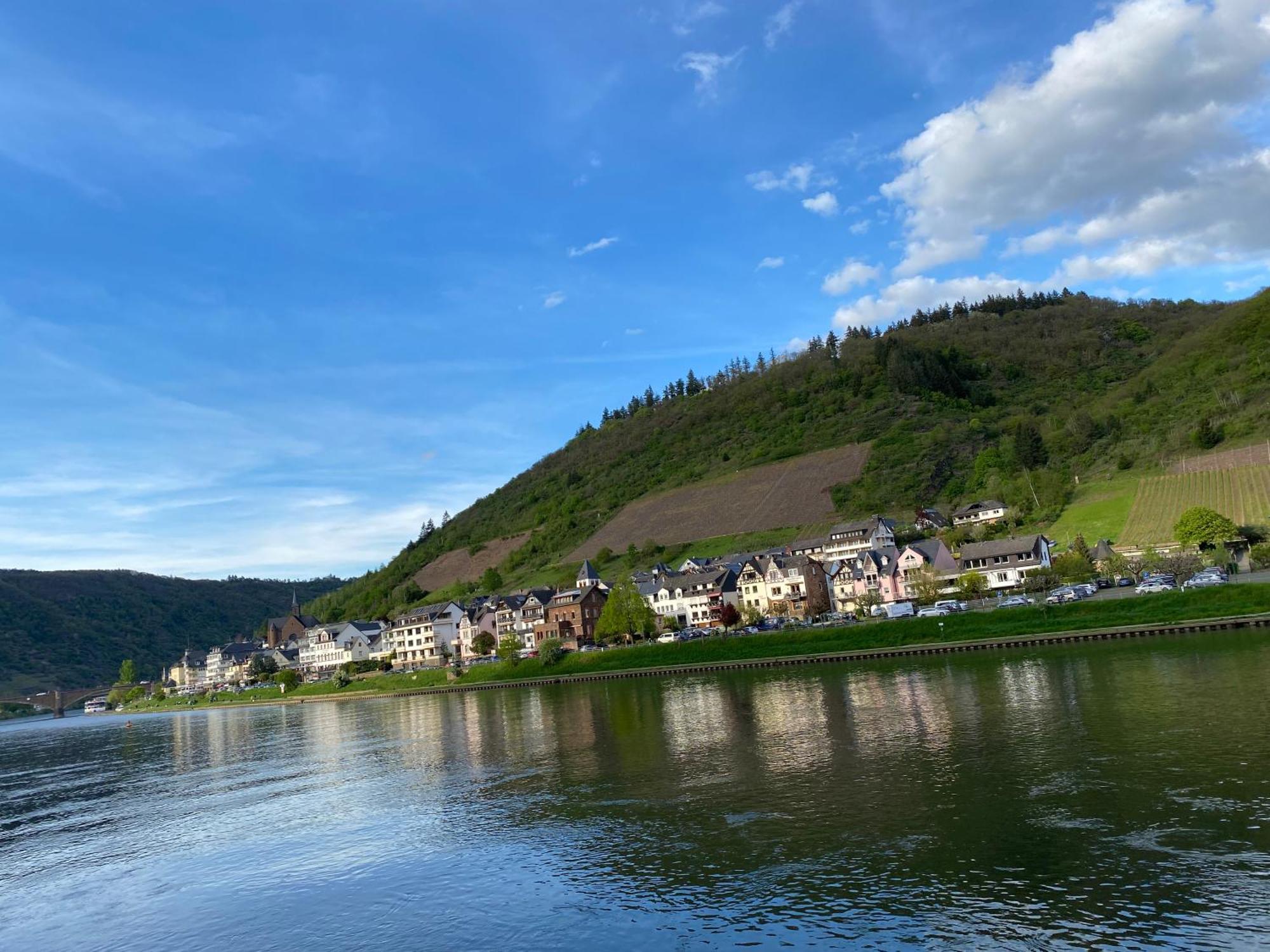 Pension Mit Moselblick Klotten Exterior foto